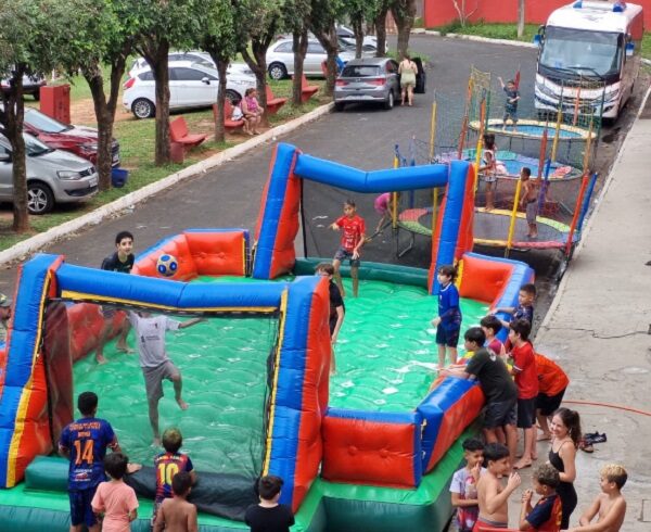 América reúne cerca de 300 pessoas em ação para crianças no Teixeirão