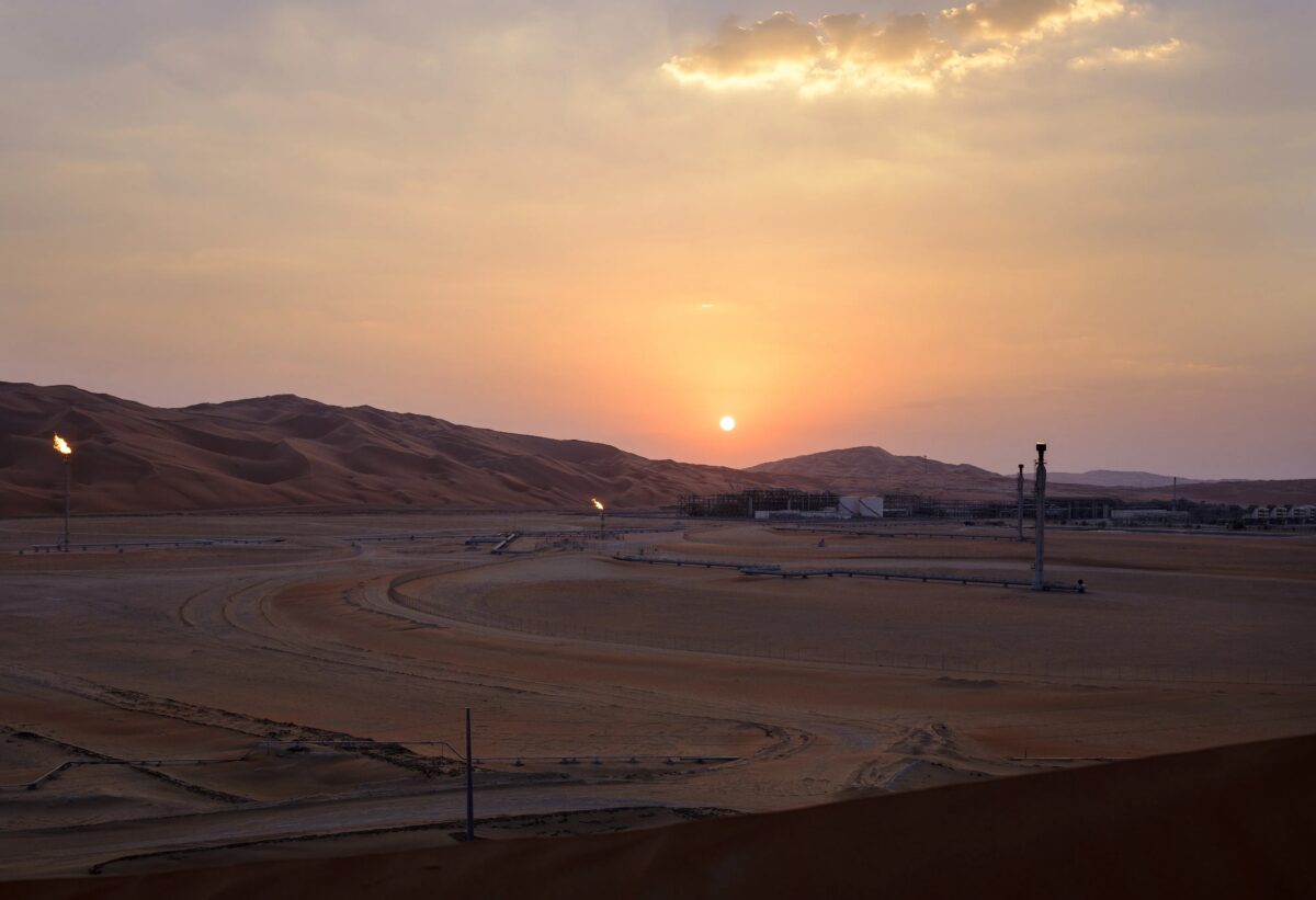 Ataque a campo de petróleo na Arábia Saudita deixa dois mortos; operações não são afetadas