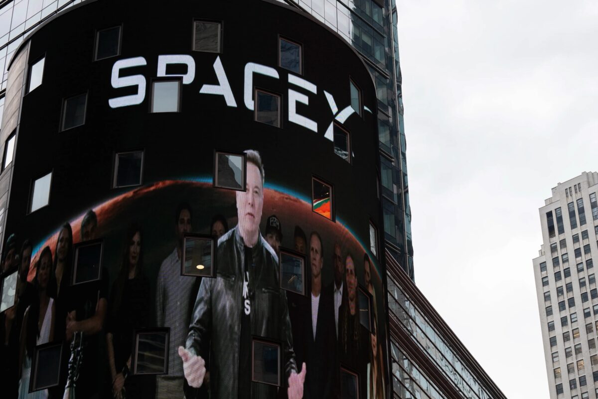 Bolsas de NY sobem com impulso de ‘techs’, após forte balanço da SpaceX