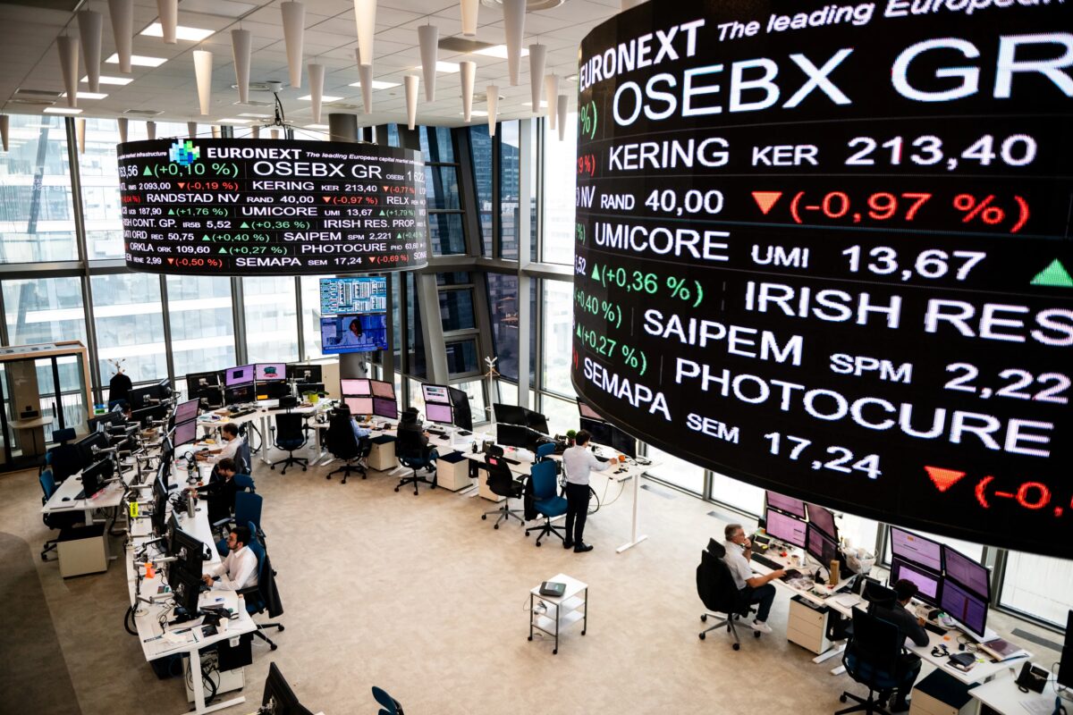 Bolsas na Europa sobem com apoio de queda nos preços do petróleo e nos juros