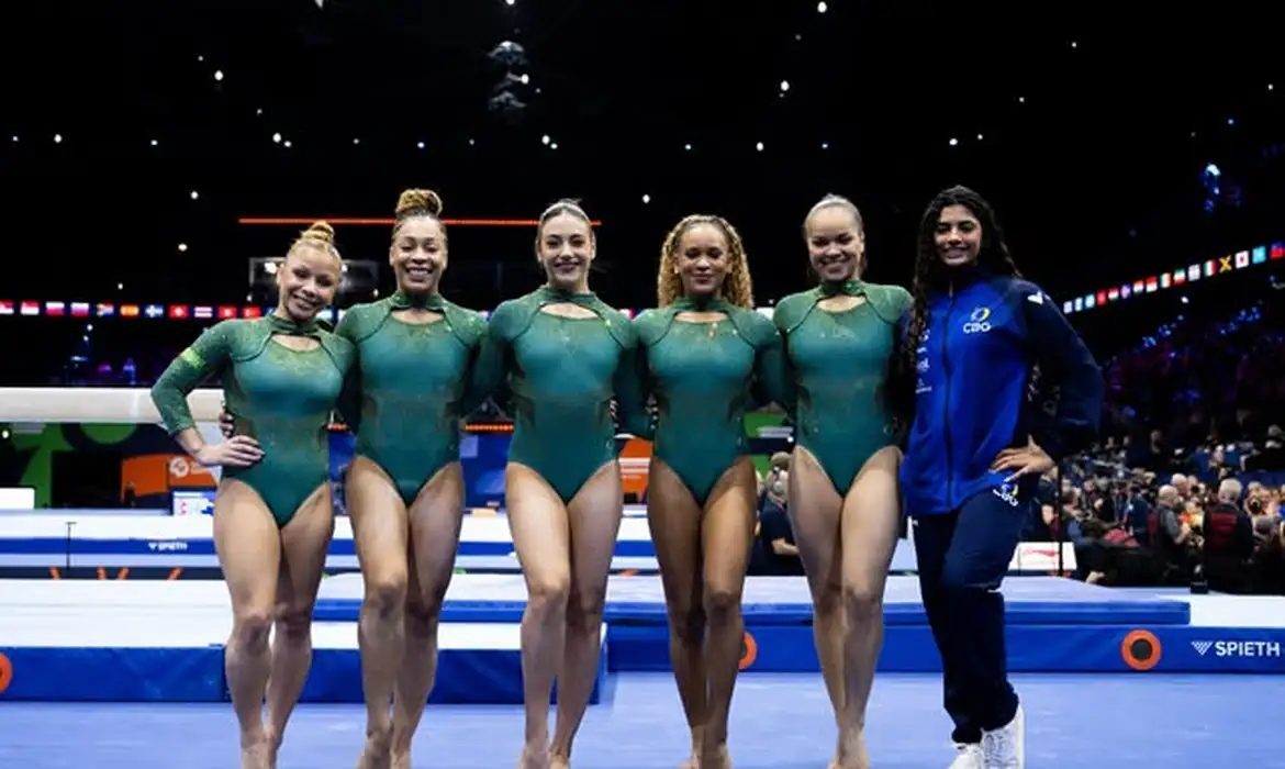 Brasil fica em 5º na final por equipes do Mundial de Ginástica