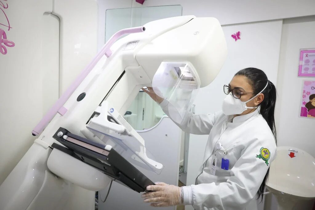 Carretas da Mamografia levam exames gratuitos a 10 municípios de SP em novembro