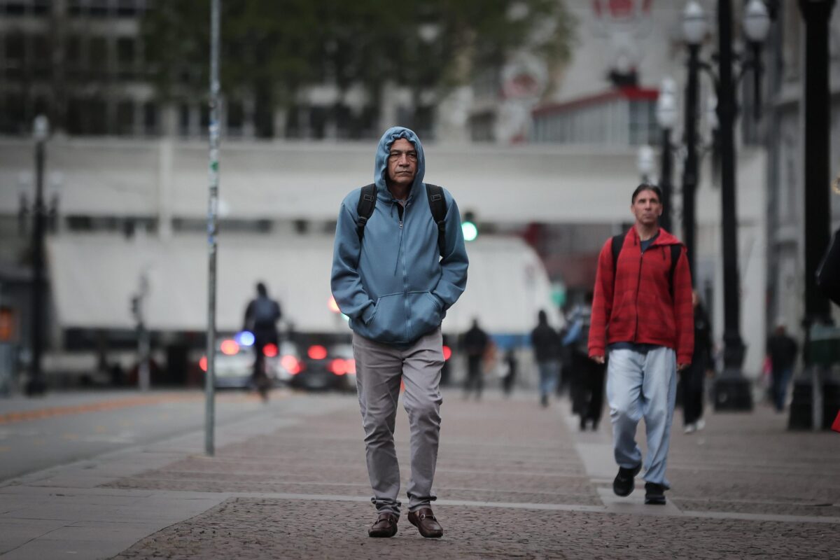 Chegada de massa de ar frio reduz precipitações e derruba temperaturas no Estado de SP nesta terça