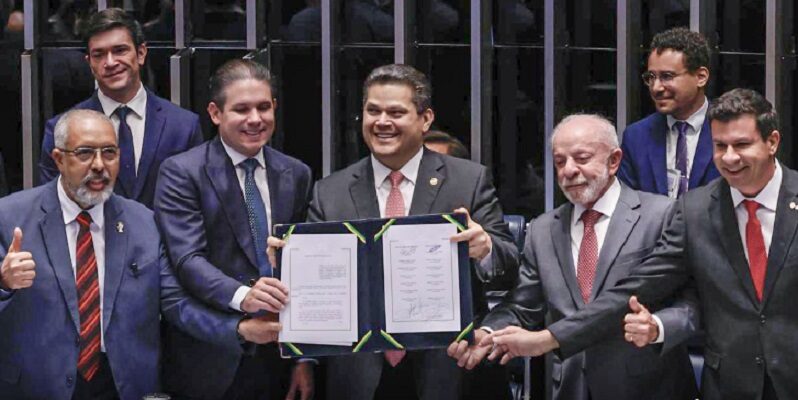 Congresso promulga emenda e escala 5×2 começa em 60 dias