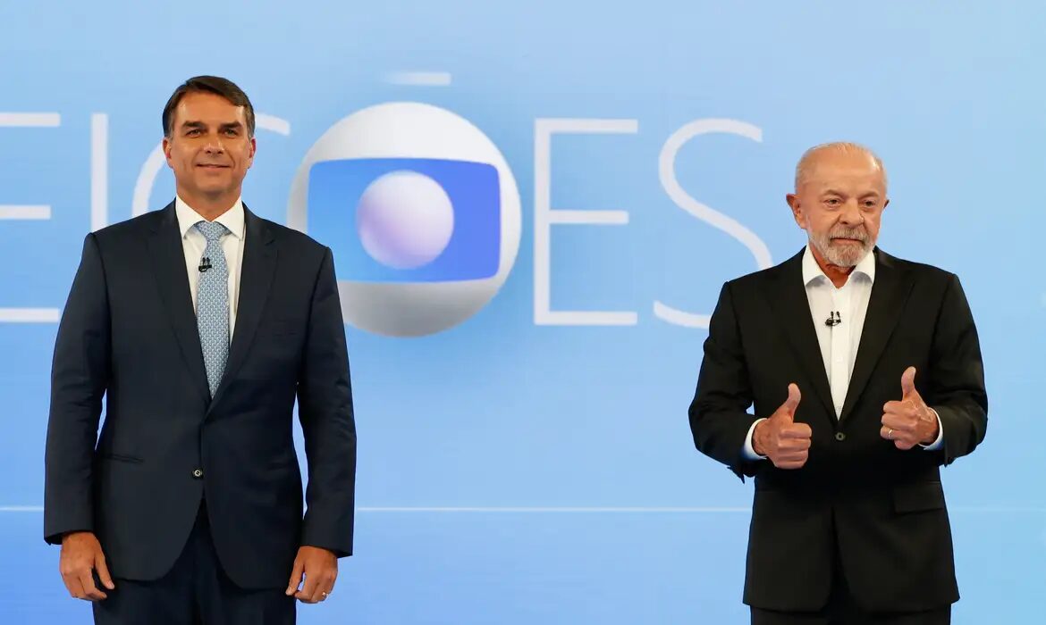 Debate na TV Globo é marcado por embate pessoal entre Lula e Flávio Bolsonaro