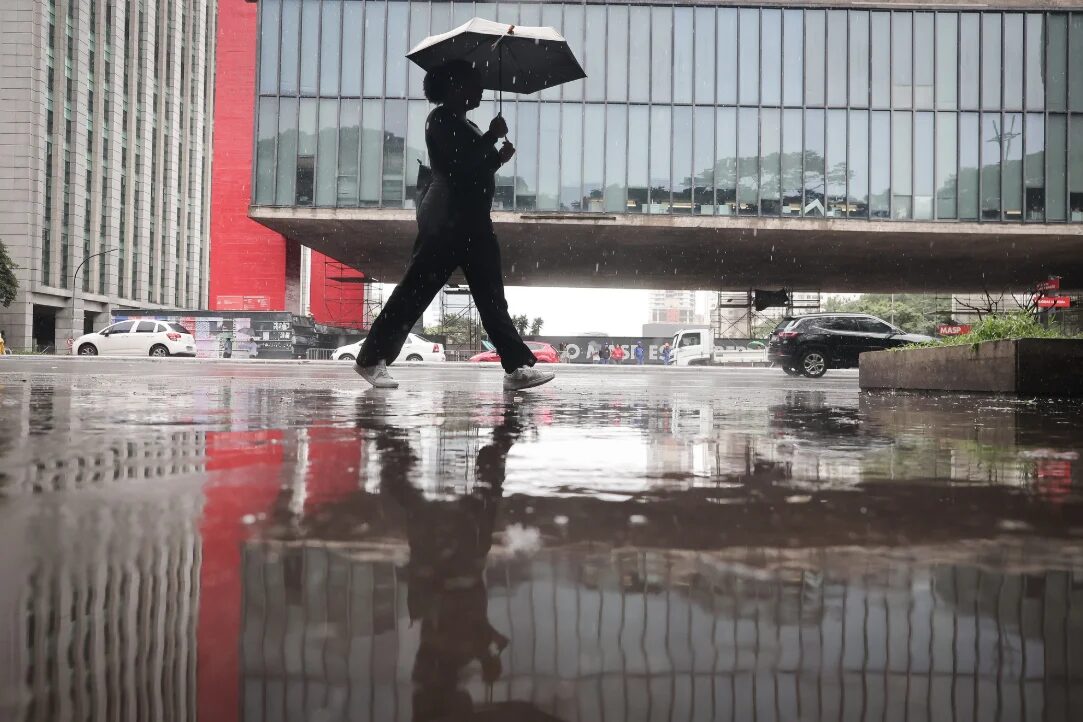 Defesa Civil alerta para cuidados com previsão de chuva no Dia de Finados