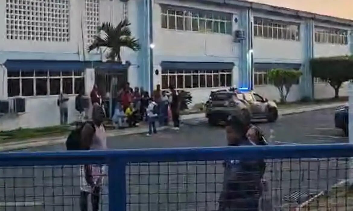 Eleitores relatam desrespeito à prorrogação do STF e fechamento antecipado de seções em Salvador