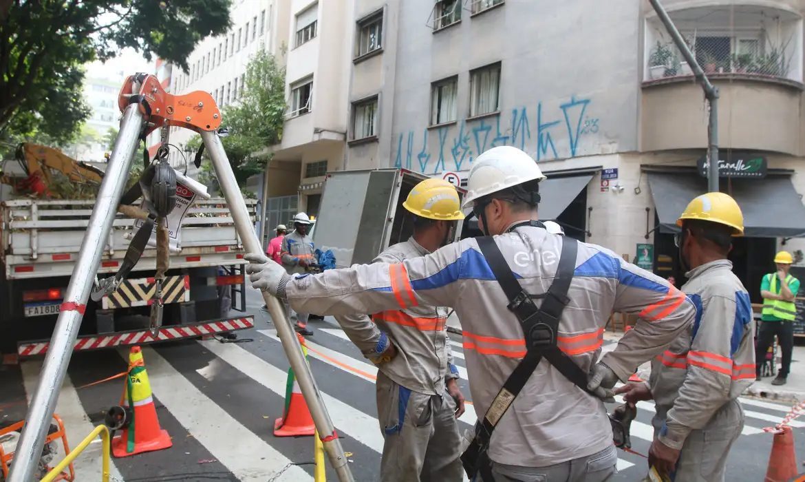 Enel é multada em R$ 11,4 milhões por apagões em São Paulo