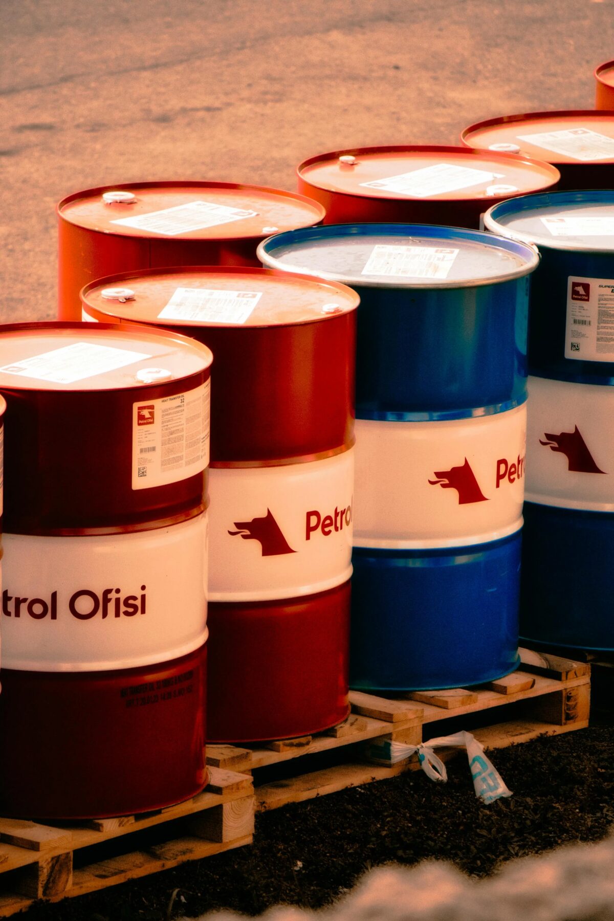 Estoques de petróleo dos EUA apresentam queda inesperada na semana passada