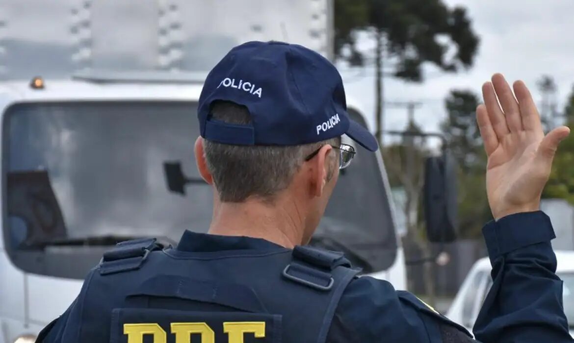 Feriado de Nossa Senhora Aparecida registra 68 mortes e mais de 900 acidentes nas rodovias federais
