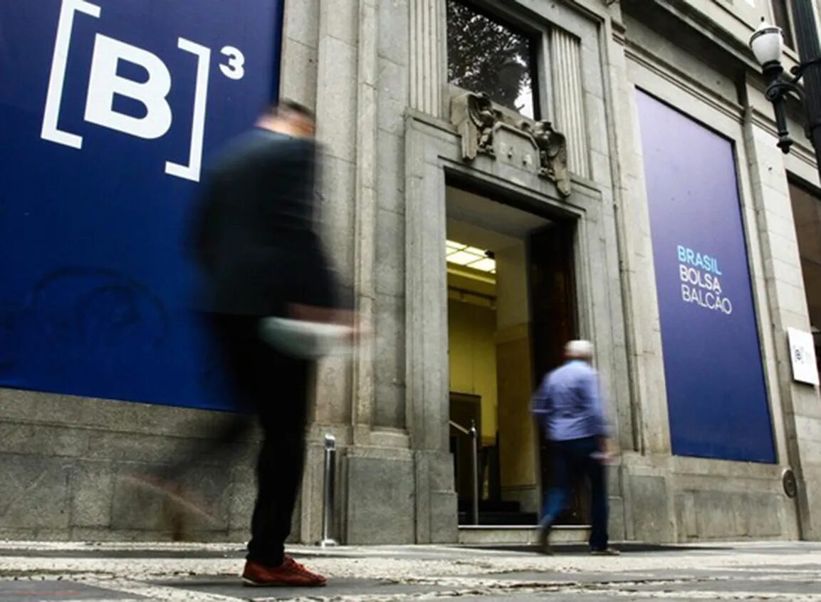 Ibovespa amplia movimento de realização de lucros após rali eleitoral e cede 0,74%