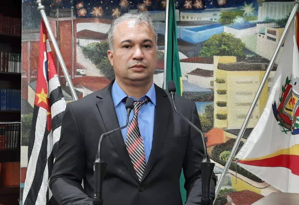 Jeferson da FEF cobra destinação de casas desocupadas da Cohab e novos projetos habitacionais em Fernandópolis
