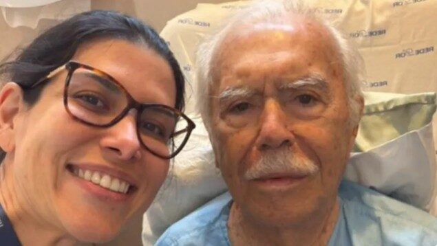 José Sarney recebe alta hospitalar após nove dias de internação