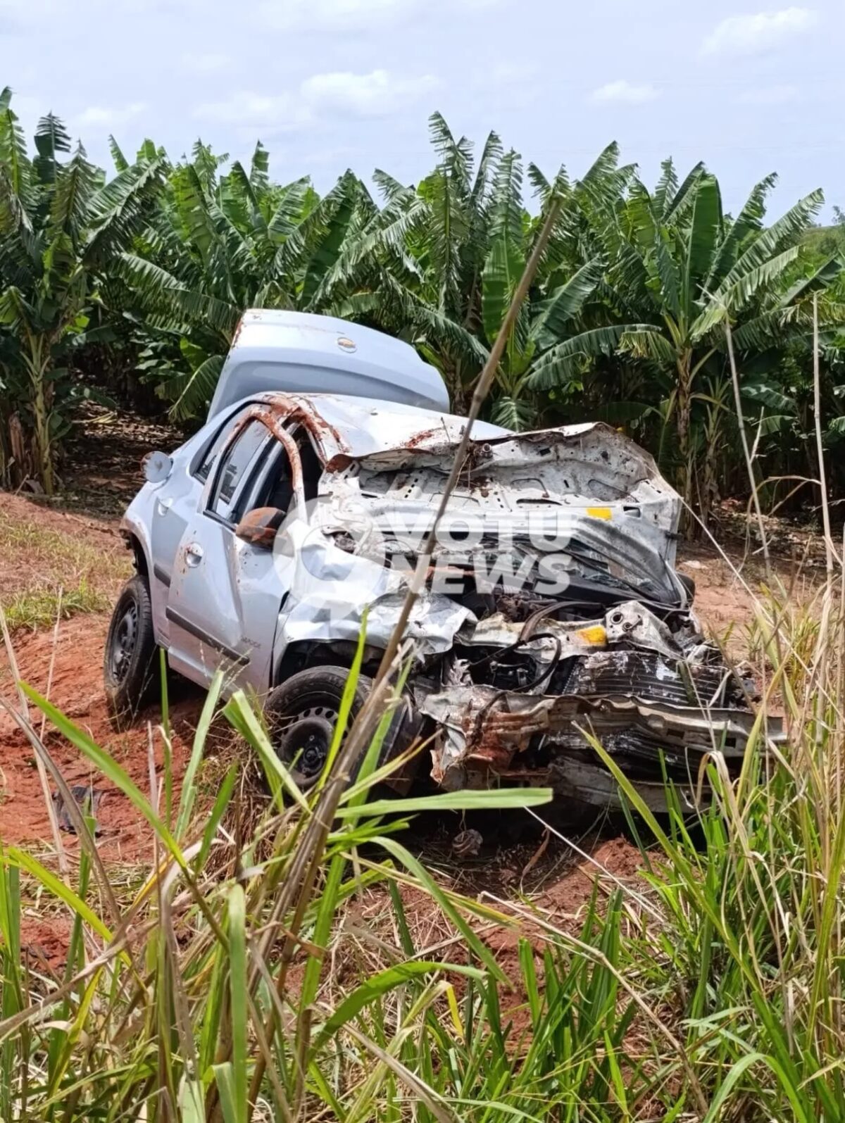 Jovem de Fernandópolis fica ferido em capotamento na Rodovia Euclides da Cunha