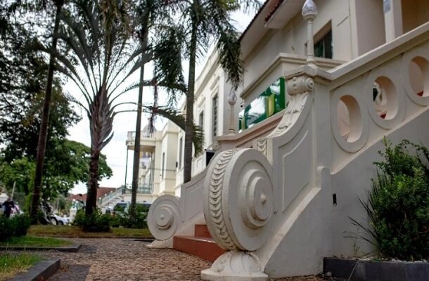 Justiça bloqueia R$ 2 milhões e inclui duas empresas em ação sobre Casa Branca