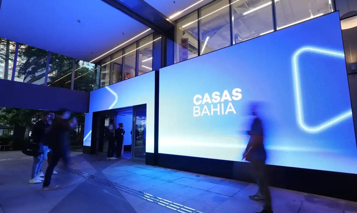 Justiça do Trabalho homologa acordo para indenização de 4,3 mil ex-funcionários das Casas Bahia