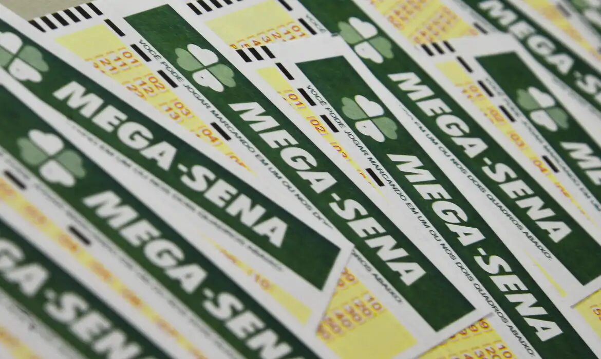 Mega-Sena acumula e prêmio principal vai a R$ 150 milhões; confira as dezenas sorteadas