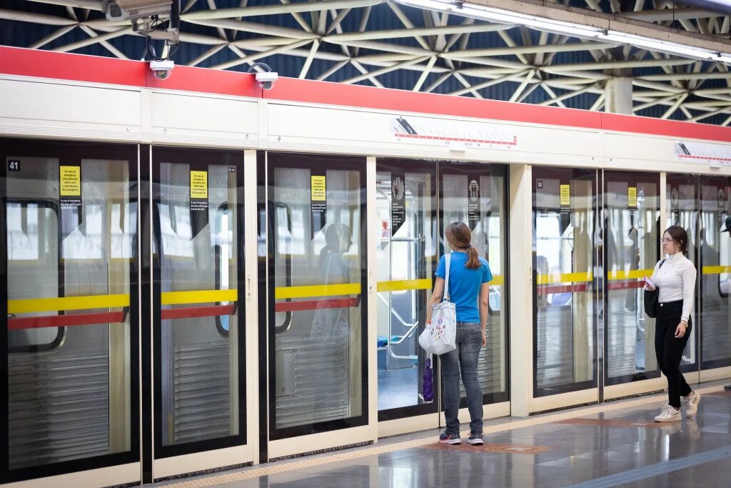 Metrô terá operação 24 horas neste fim de semana e esquema especial no feriado de 12 de outubro