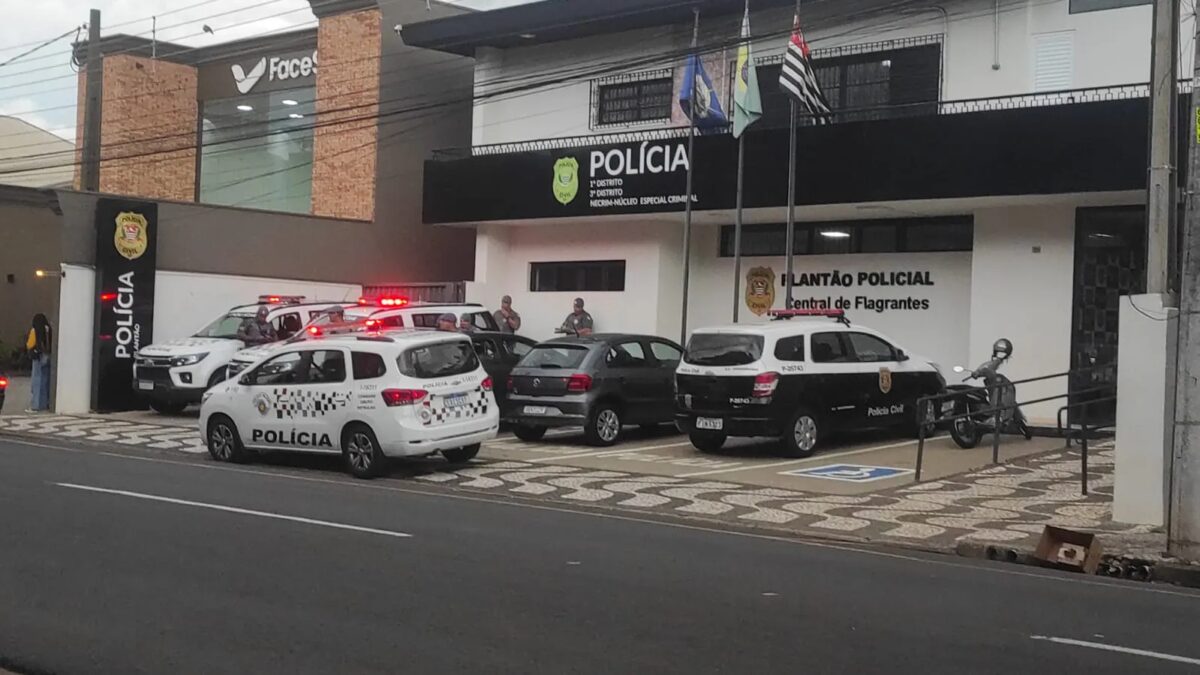 Mulher é presa suspeita de matar marido a facadas em Votuporanga
