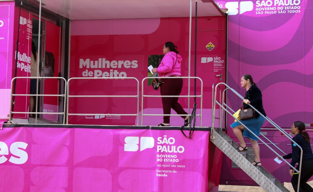 Outubro Rosa: Carretas de Mamografia atendem mulheres em cidades de SP; veja locais e horários