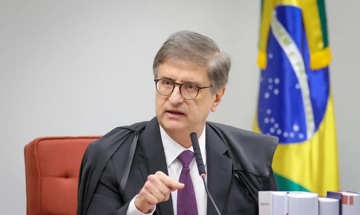 PGR rejeita investigar André Mendonça por abuso de autoridade