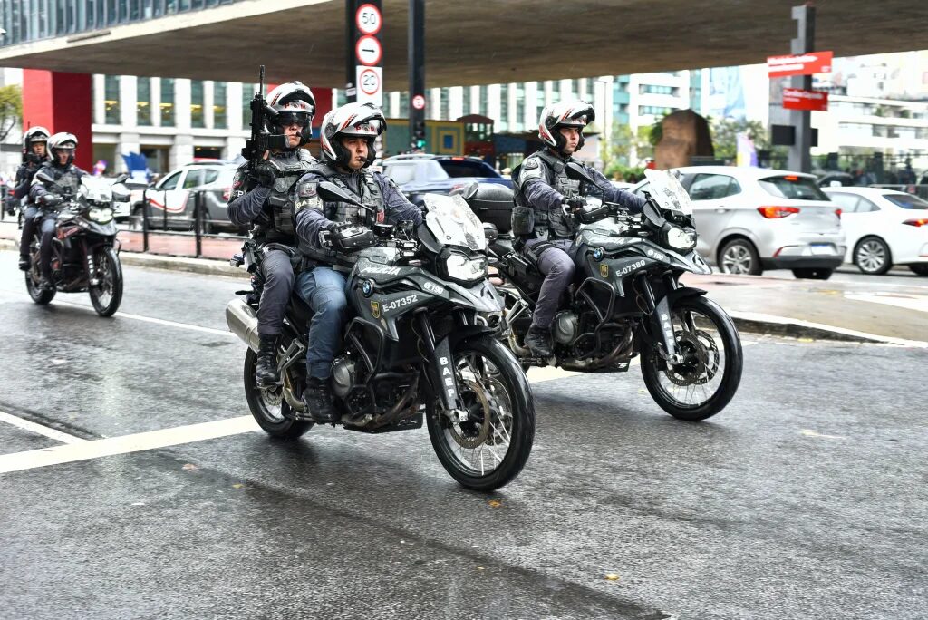 PM prende quatro suspeitos e captura três procurados em operação na zona Sul de SP