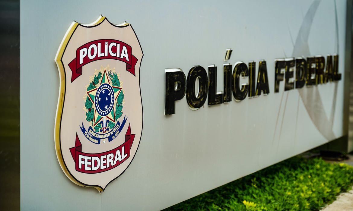 Polícia Federal apreende R$ 2,8 milhões e conduz mais de 200 suspeitos no primeiro turno das eleições