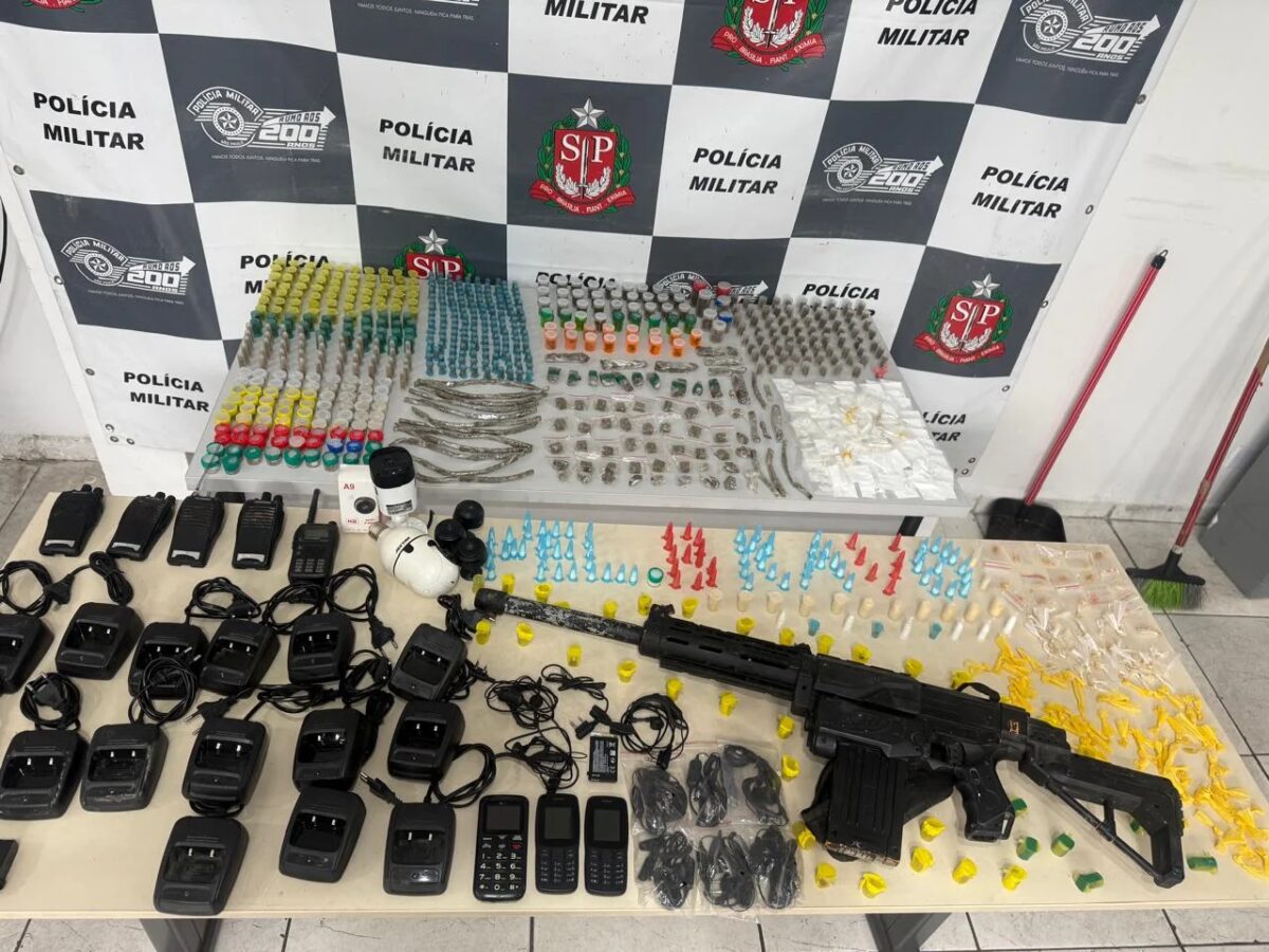 Polícia Militar descobre central de monitoramento e prende dupla por tráfico de drogas