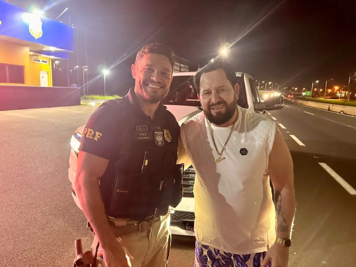 Policial que abordou Marrone em blitz e pediu foto diz que reconheceu o cantor assim que ele abaixou o vidro: 'Situação inusitada'