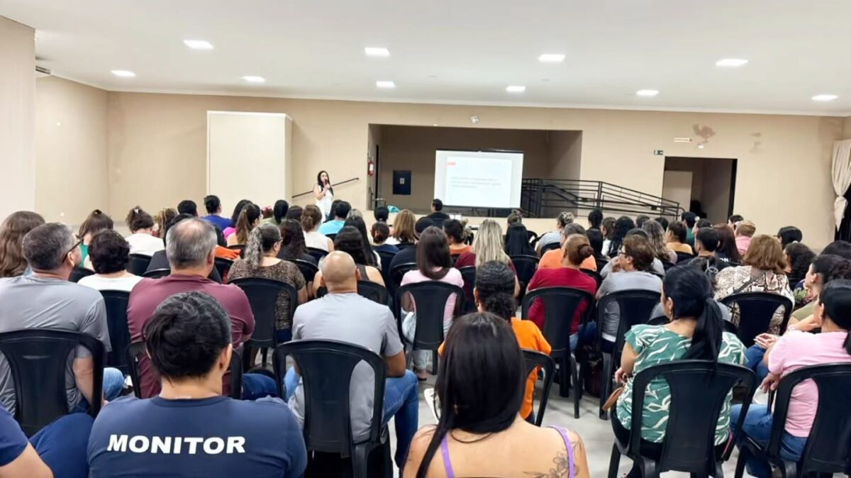 Prefeitura de Mira Estrela promove palestra sobre saúde mental voltada aos profissionais da Educação