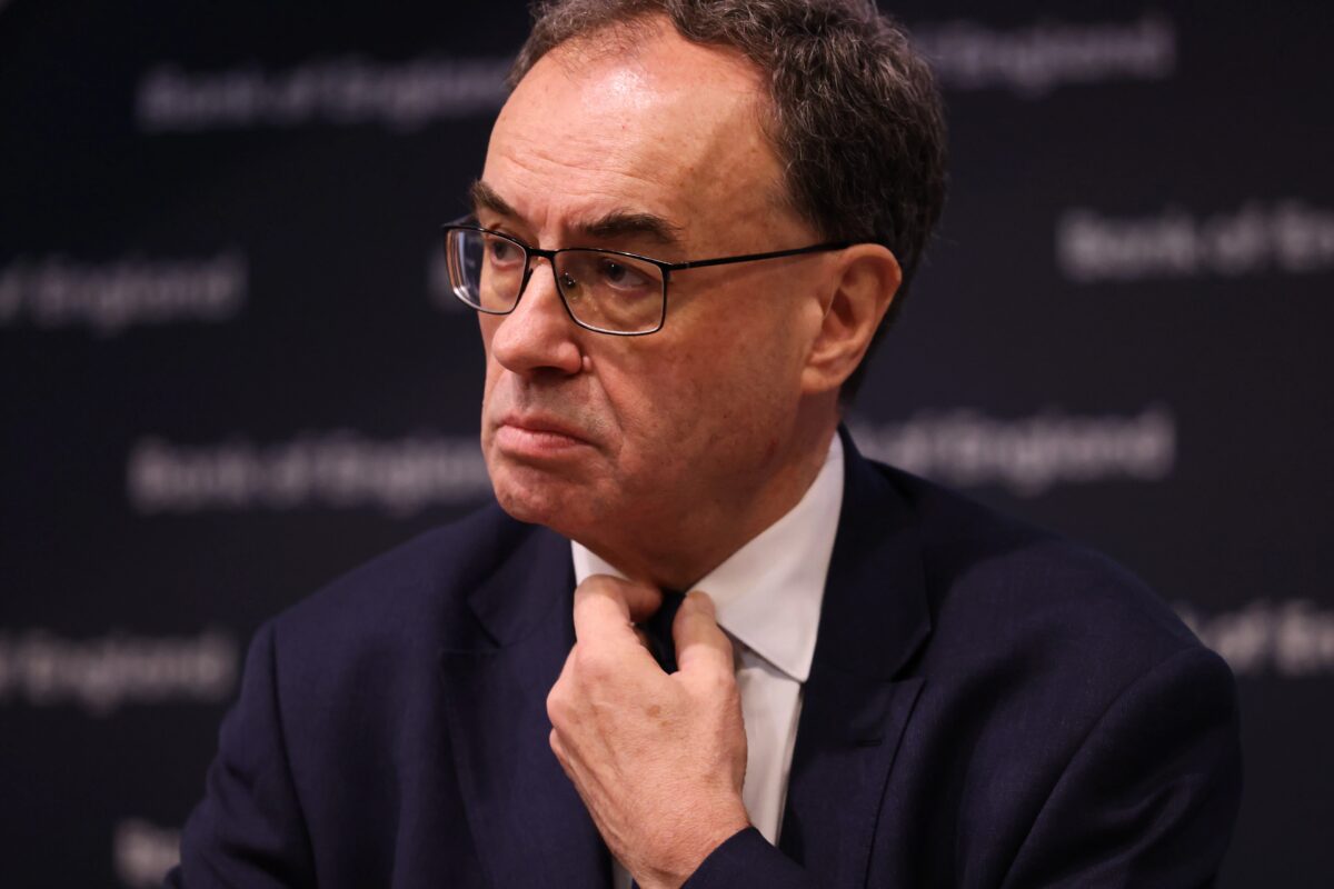 Presidente do Banco da Inglaterra diz que está ficando mais difícil evitar impacto do petróleo na inflação
