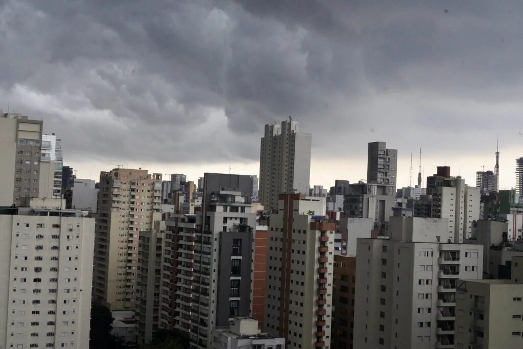 Previsão do tempo para sexta-feira (16), em SP: tempo instável