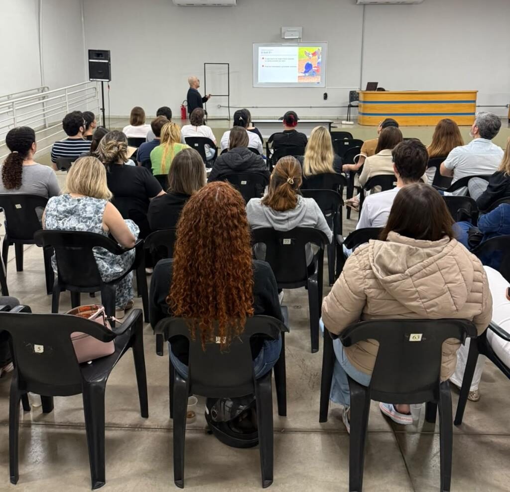 Profissionais e estudantes de Odontologia participam de palestra sobre traumatismo dentário em Fernandópolis