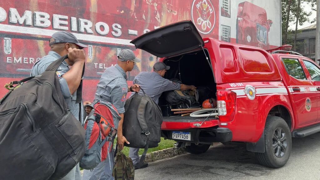 Retardante, drone, gerador: veja como o Governo de SP vai reforçar o combate a incêndios florestais no Amazonas