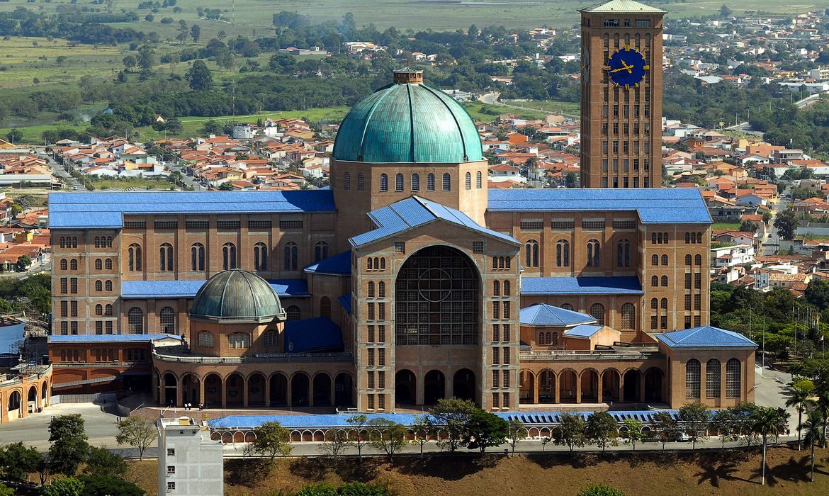 Santuário Nacional de Aparecida celebra Festa da Padroeira com expectativa de público recorde