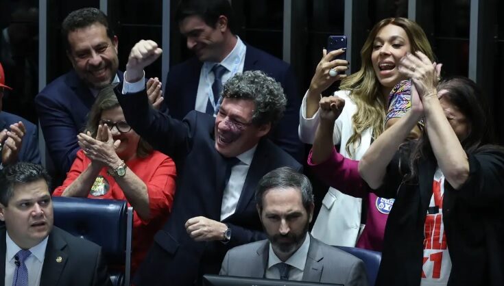Senado aprova fim da escala 6×1 em decisão histórica