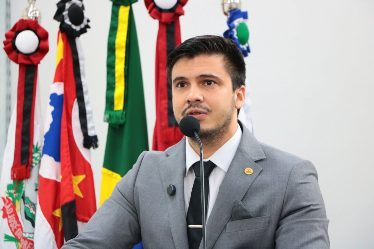 TRE-SP nega justa causa para saída do PL e Montenegro perde mandato