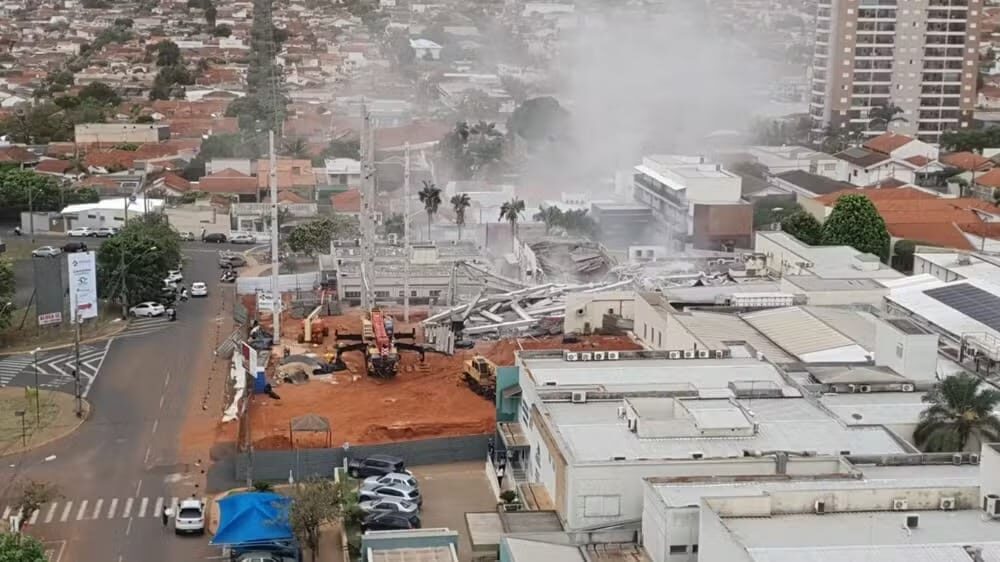 Ventania derruba parte de obra do Hospital Materno-Infantil de Votuporanga