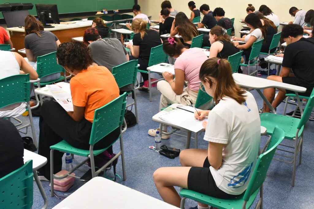 Vestibular Unicamp 2027: 1ª fase é aplicada no domingo (18); veja orientações 