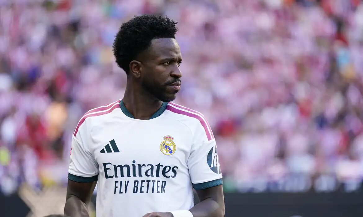 Vini Jr. é suspenso por quatro jogos e desfalca o Real Madrid no clássico contra o Barcelona
